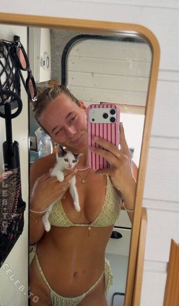 Full leaked Angelinajoleen private onlyfans photo