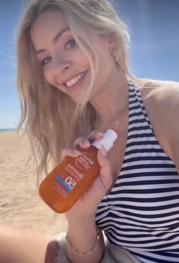Full leaked Holly willoughby private onlyfans photo