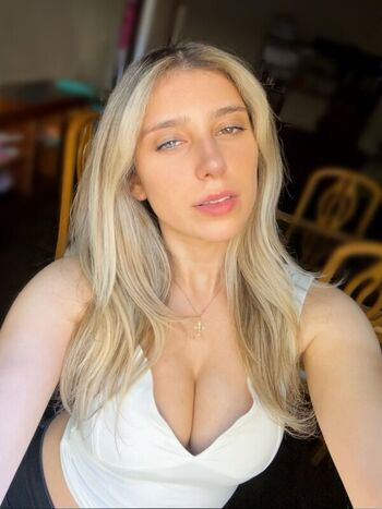 Full leaked Laramellos private onlyfans photo