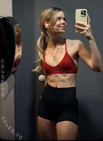 Full leaked Lea peach private onlyfans photo