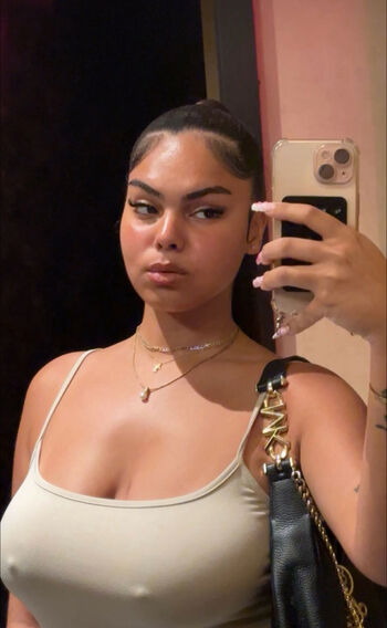 Maeva L'Ex A Big Ted