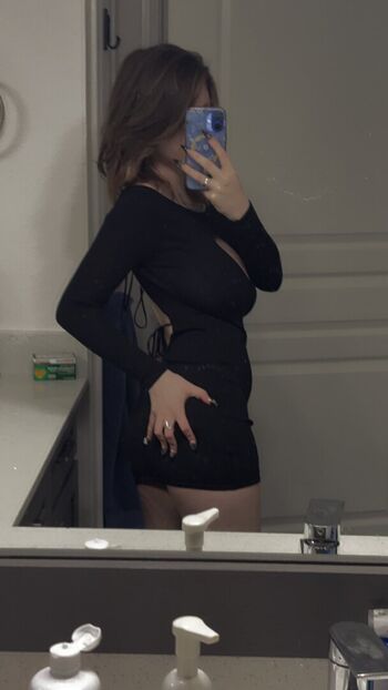 Full leaked Makomommyvt private onlyfans photo