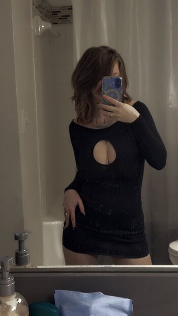 Full leaked Makomommyvt private onlyfans photo