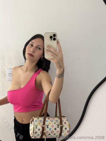 Full leaked Mia private onlyfans photo