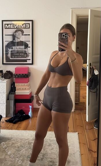 Full leaked Mthlara private onlyfans photo