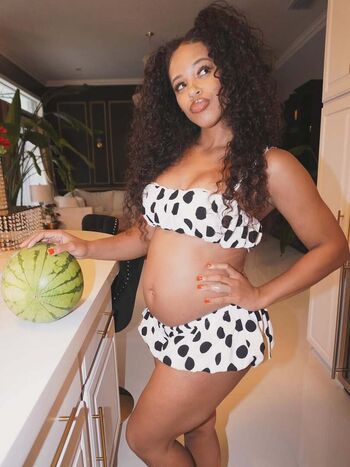 Pregnant Celebs
