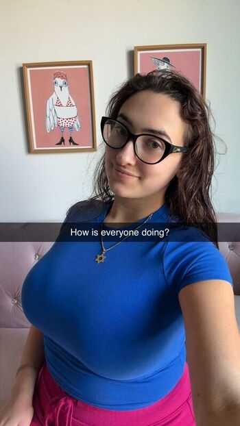 Full leaked Qveenjulia private onlyfans photo