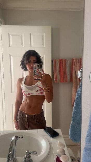 Full leaked Sara saffari private onlyfans photo
