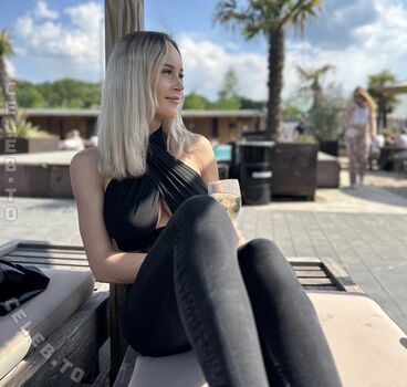 Full leaked Sophie a s private onlyfans photo