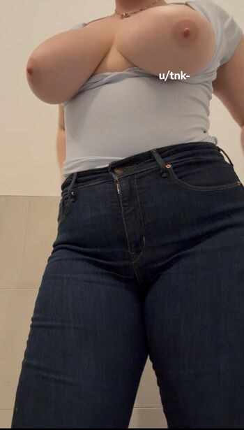 Full leaked Julie moon/ private onlyfans photo