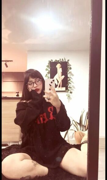 Full leaked Izzyisvery/ private onlyfans photo