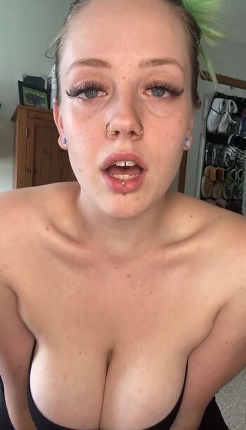 Full leaked Decaying doll/ private onlyfans photo