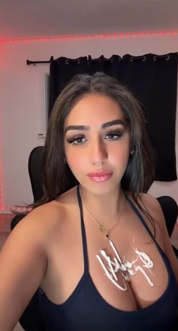 Full leaked Zeinab mansour private onlyfans photo