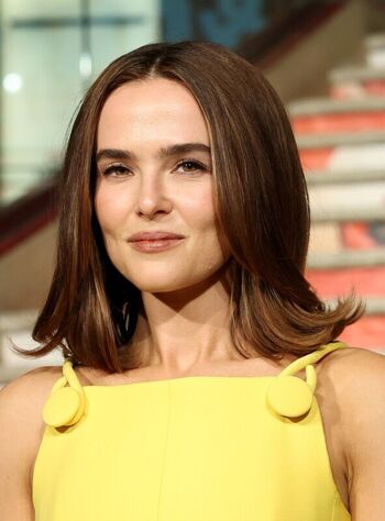 Full leaked Zoey deutch private onlyfans photo